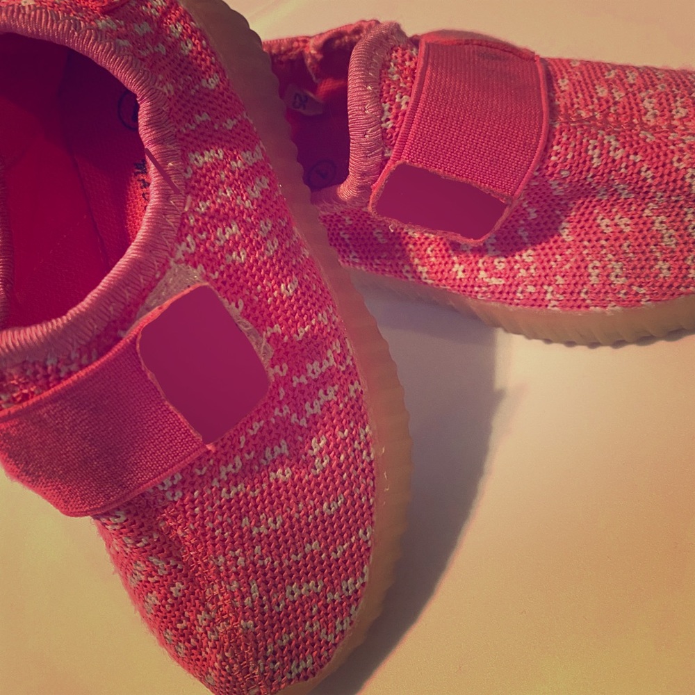 Girl pink sneakers